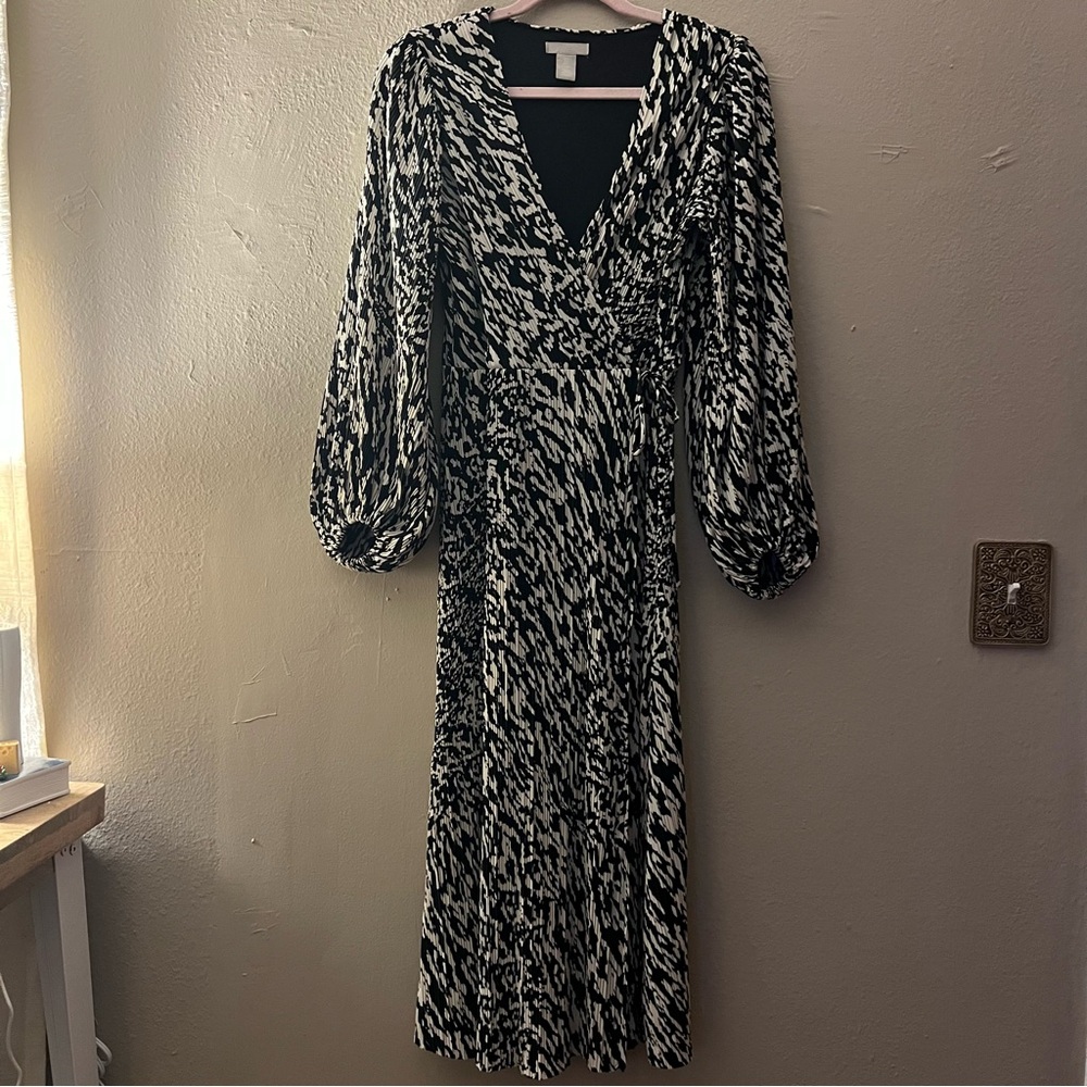 sold** H&M Black and White Pleated Wrap Dress